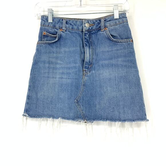 Topshop Women's Size 2 Blue Mini Skirt Denim Front Pockets Cut Off Hem - Picture 1 of 7